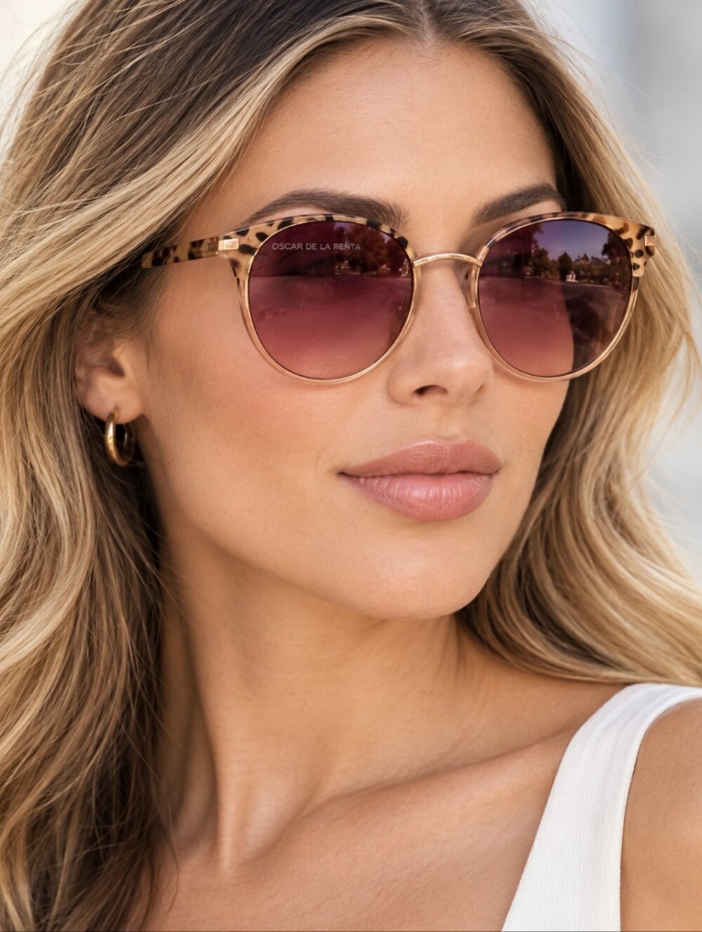 Sale! Oscar de la renta sunglasses